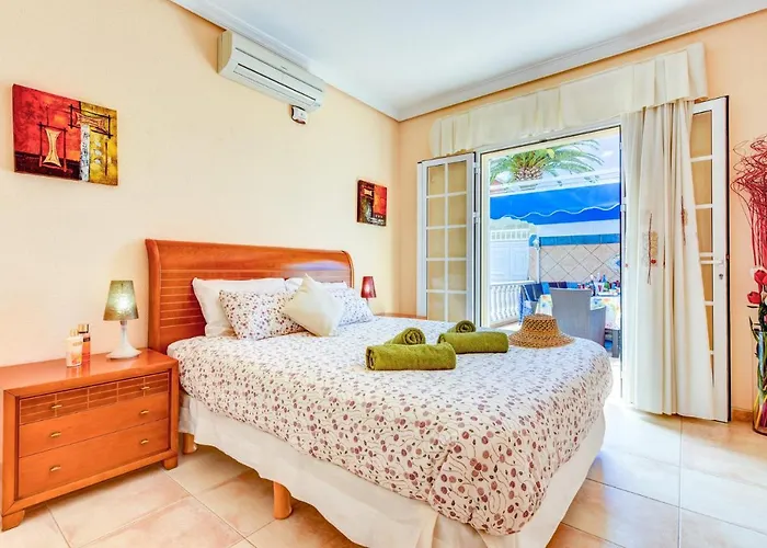 Teide Sol Con Piscina Climatizada, Playa Fanabe, Villa